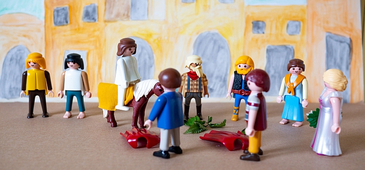 A Playmobil scene depicting Jesus's triumphal entry into Jerusalem